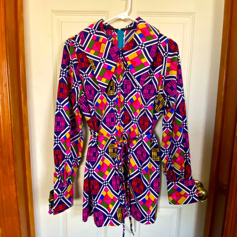 Vintage Vibrant Collars Blouse w/matching tie belt